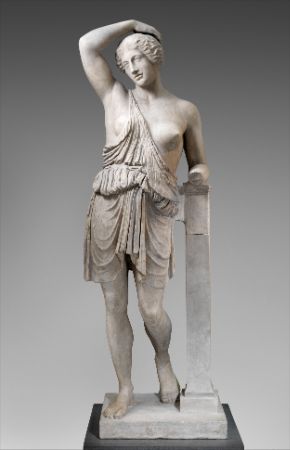 Yaralı bir Amazon'un mermer heykeli, MS I., II. yüzyıl